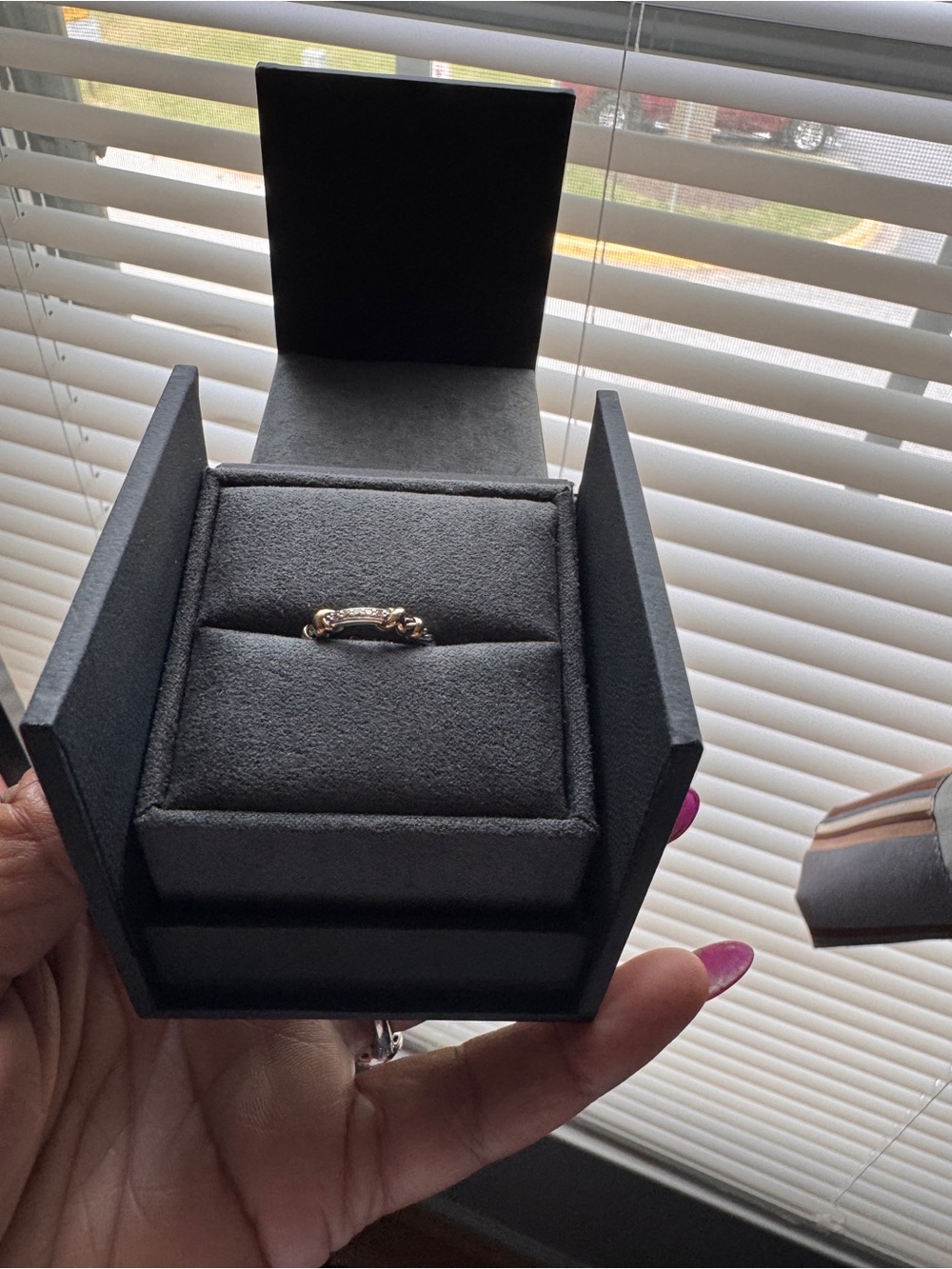 David Yurman- Elegant 18k Gold Tone Women's Ring with Clear Stones